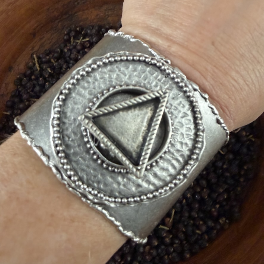 Rogue Recovery Courage Cuff - Image 2