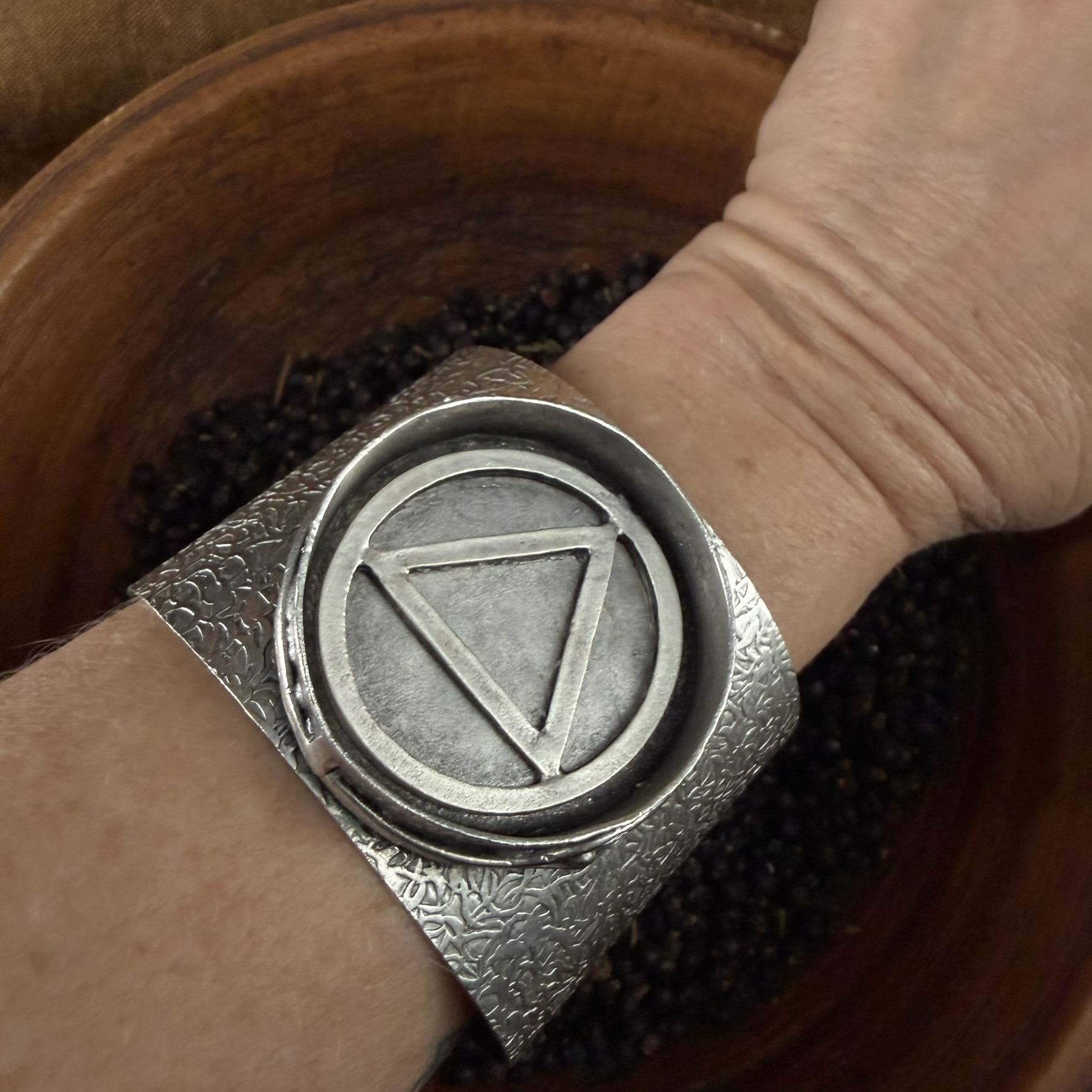 Valor Vambrace - Image 2